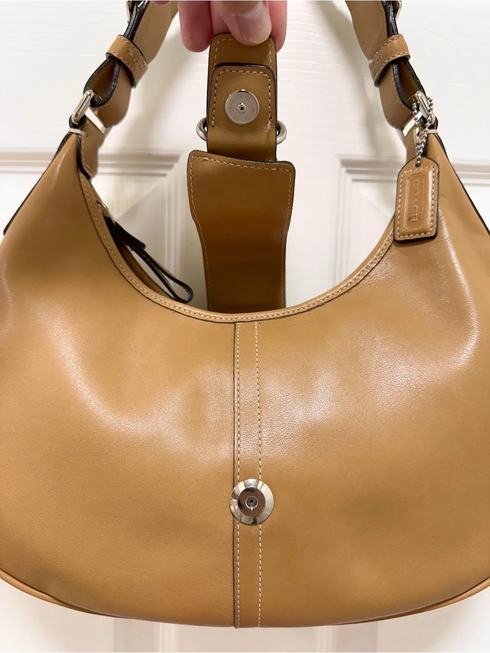 Coach Soho Buckle Hobo Shoulder Bag Milled Camel Leather Medium Y2K